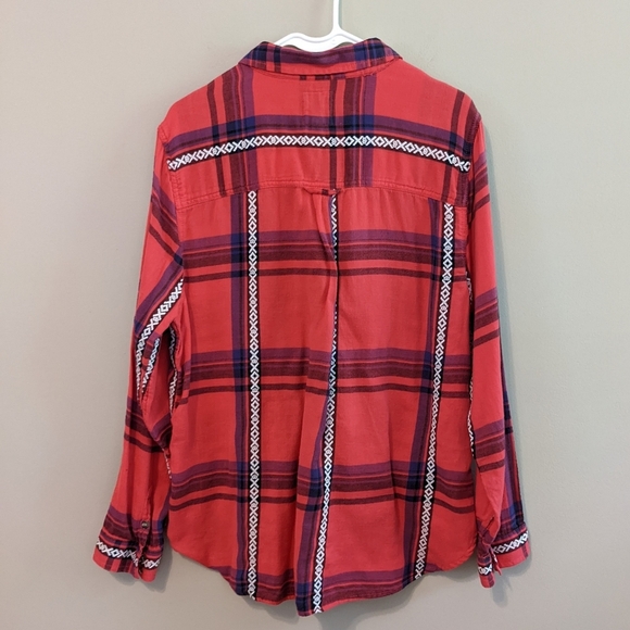 American Eagle Outfitters Shirt & Shorts - Picture 4 of 9